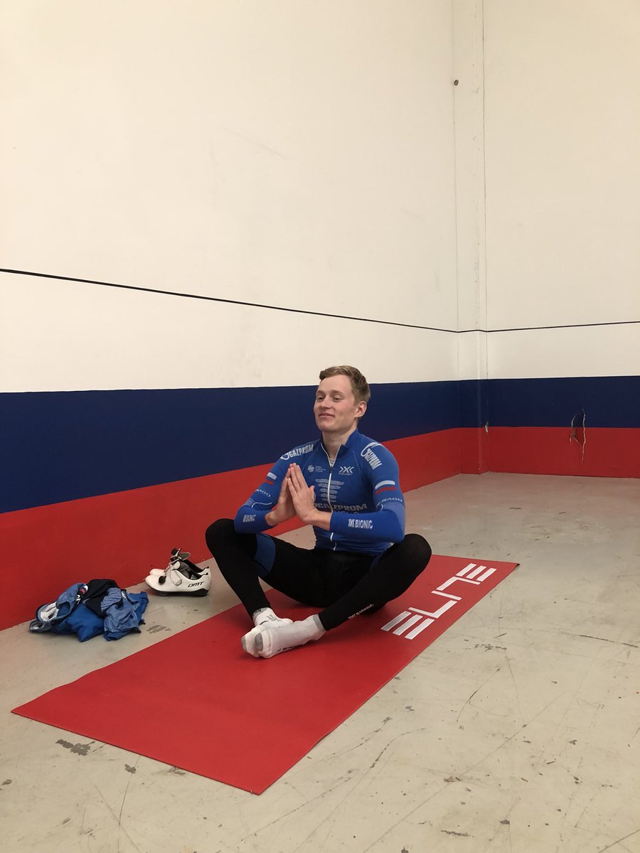 RusveloTeam's tweet photo. Peace of mind 🙌 #GazpromRusVelo #cyclingoffseason #ciclismo #stretching https://t.co/wn7GR84Li9
