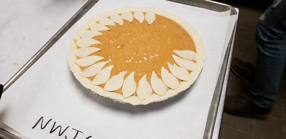 ChefGreven's tweet photo. DHS Culinary getting ready for the holidays!! I am very proud of what they are learning #punkinpie #onlyfromscratch @captcatamount @DPSschools https://t.co/WSeloiq4RW