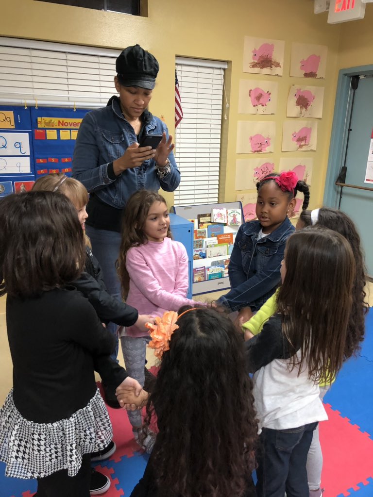 PamelaRaftice's tweet photo. My munchkin at Girl Scouts!! I absolutely love being a GS mom. #gs2018 https://t.co/9OJpfZtmtX