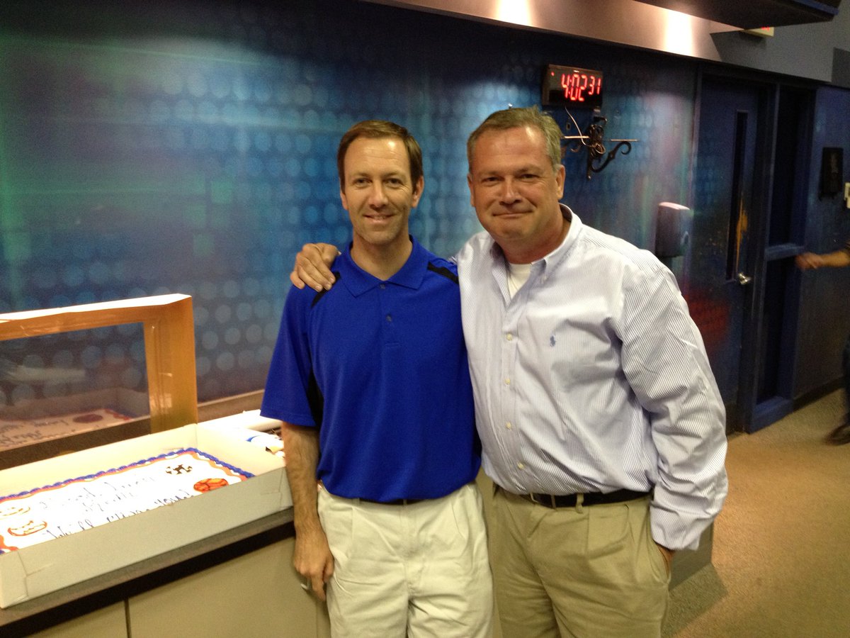 KeithFarmer18's tweet photo. Happy Birthday to one of the guys that taught me so much about the TV business while being a special friend and brother. I miss working with you. Have a great day .@FredCowgillWLKY #helloagaineverybody https://t.co/JPFHZxfQ3m