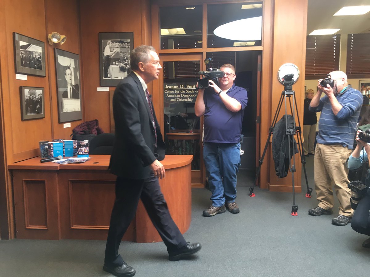 Goffstown, NH. November 15, 2018.

Folks.

He’s running.