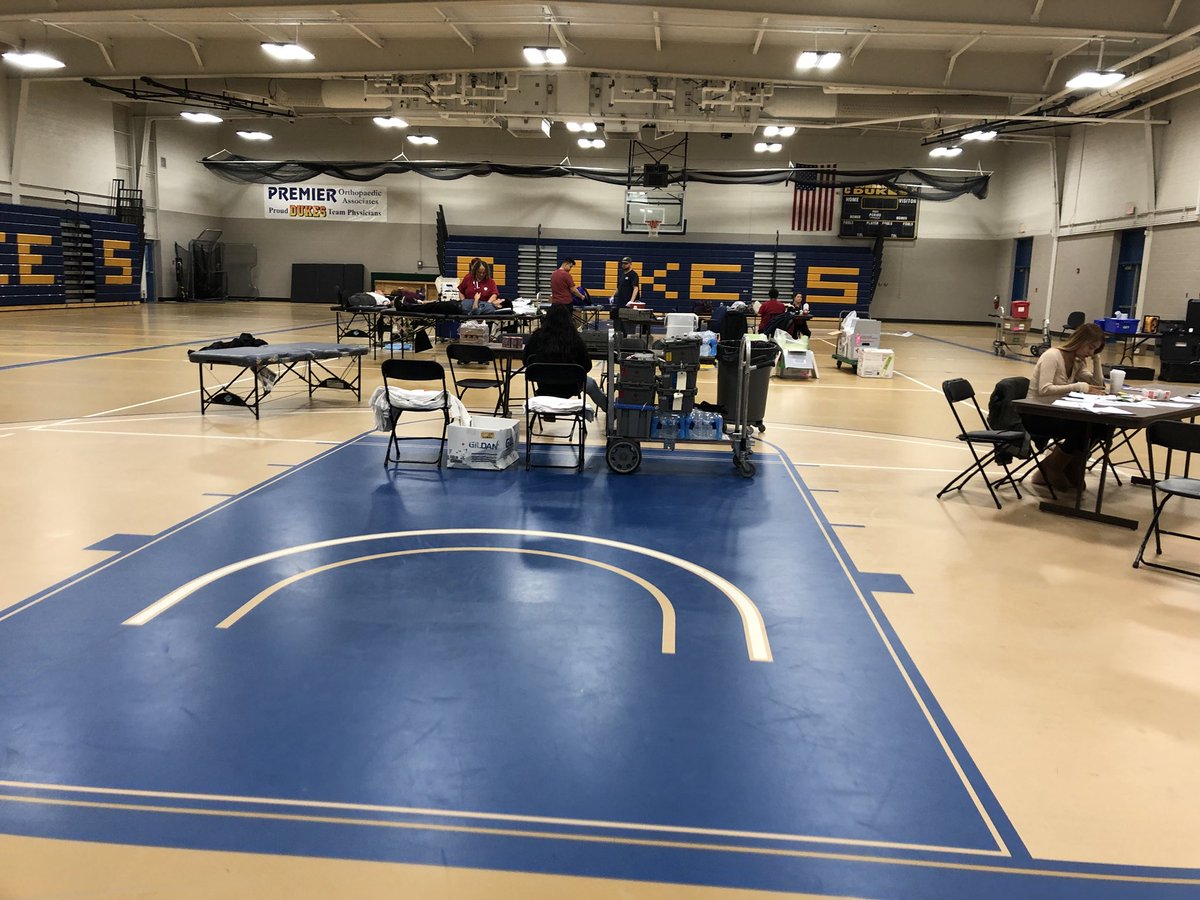 StudentLifeCCC's tweet photo. Today’s Blood Drive led by the Rotoract Club and @RedCrossBloodPJ is in full swing! Stop by soon as the drive ends at 1:15 PM.
#CCCDifferenceMakers https://t.co/VjEVQ0TplT