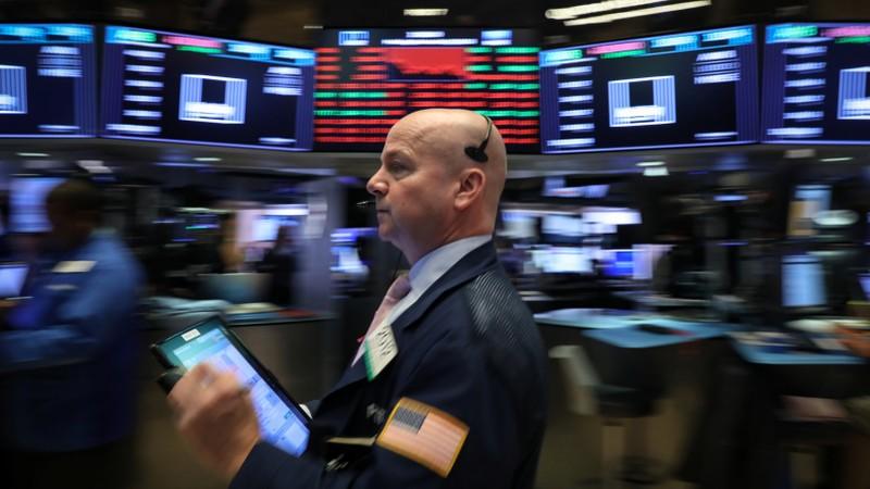 Reuters_Summits's tweet photo. Investors tout 'value' stocks, cash as market outlook darkens https://t.co/7eXtb8d9YC https://t.co/Lx4Xc6KNgK