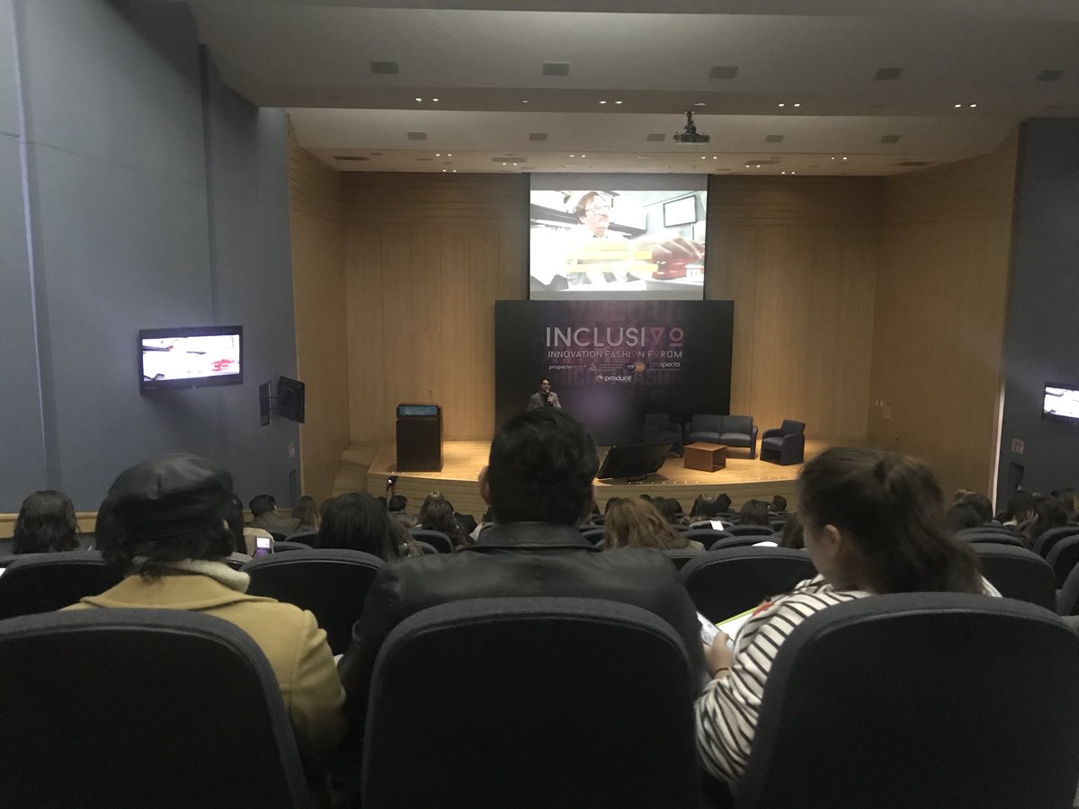 SAPICAmexico's tweet photo. “Innovación para cuadrados” contar con espacios como primer punto para explorar y ejecutar #IIFF18 @prospecta_moda @Prospecta_CICEG https://t.co/l3oDoJDBnP