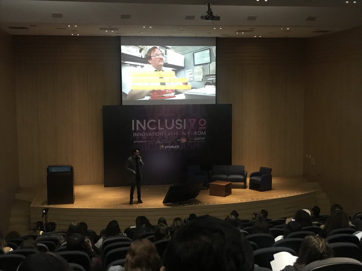 SAPICAmexico's tweet photo. “Innovación para cuadrados” contar con espacios como primer punto para explorar y ejecutar #IIFF18 @prospecta_moda @Prospecta_CICEG https://t.co/l3oDoJDBnP