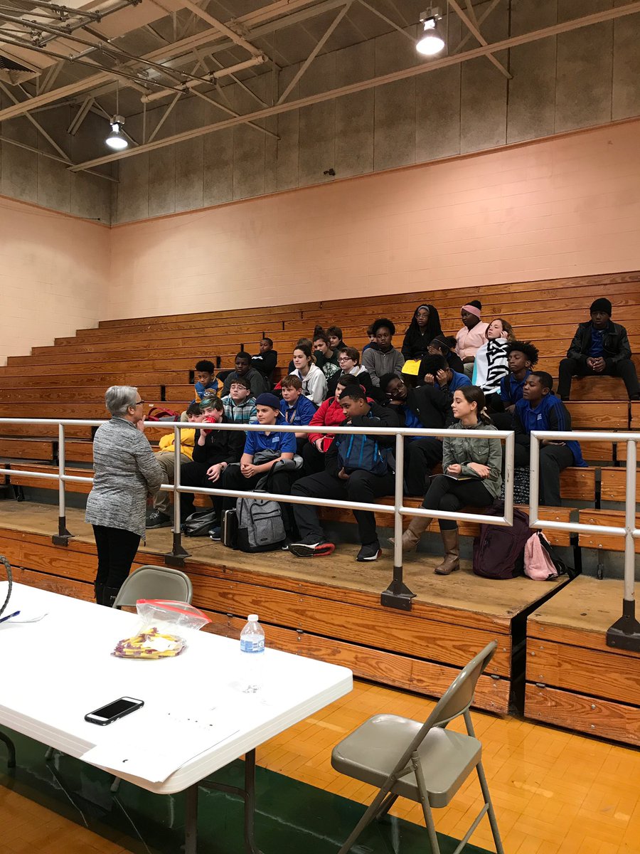 NIHSISA's tweet photo. @careercompassla in the house! We love thinking about our FUTURES at The Ship! #northsidestrongside #UNSTOPPABLE #wearetheship https://t.co/eyyjaEj7wU