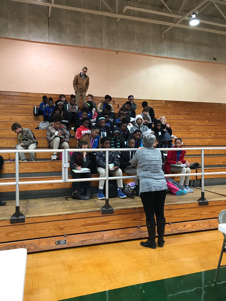 NIHSISA's tweet photo. @careercompassla in the house! We love thinking about our FUTURES at The Ship! #northsidestrongside #UNSTOPPABLE #wearetheship https://t.co/eyyjaEj7wU