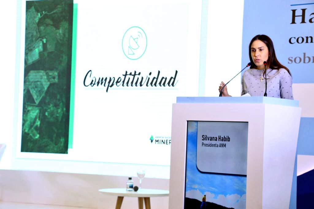 silvihabib's tweet photo. La contribución de la #MineríaQueConstruyePaís al desarrollo del país va más allá de las divisas y las regalías, pasa por un ejercicio que se convierte en fuente de muchas oportunidades para familias, comunidades y regiones completas del país. #ForoProdeco Ph 📷@ATLinnovacion https://t.co/rdxyv2Pawl