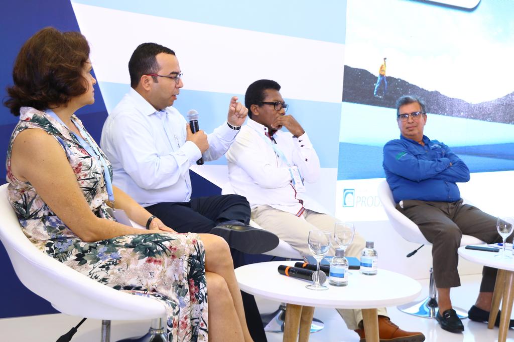GrupoProdeco's tweet photo. #AEstaHora el #ForoProdeco presenta el Panel: "Formas efectivas de compensar la huella de carbono: experiencia REDD+" con @FondoAccion y @CIColombia. Siga la transmisión en vivo aquí --> https://t.co/mqAf0q82Zz https://t.co/vQqa7N4MpB