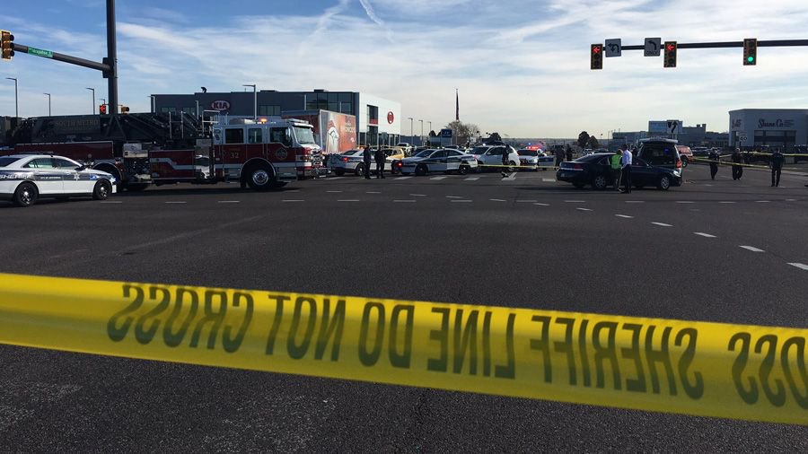 channel2kwgn's tweet photo. Suspect shot by Arapahoe County sheriff's deputies after pursuit down Arapahoe Road https://t.co/TpcIH3EJmP https://t.co/LxYjRN2zBZ