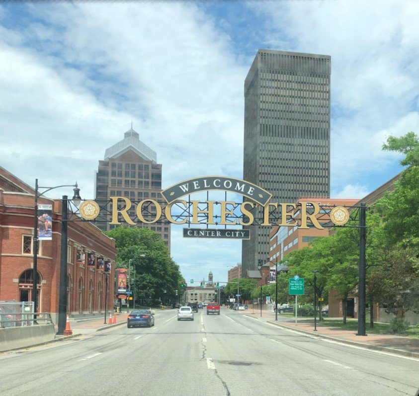RIT_Grad's tweet photo. Abhisek, #ComputerEngineering student, shares his take on our lovely city in his #MasterRIT blog post today: https://t.co/yNq4DVIDWm #roc #thisisroc #rochesterny @_RITEngineering https://t.co/cSetkGxffi