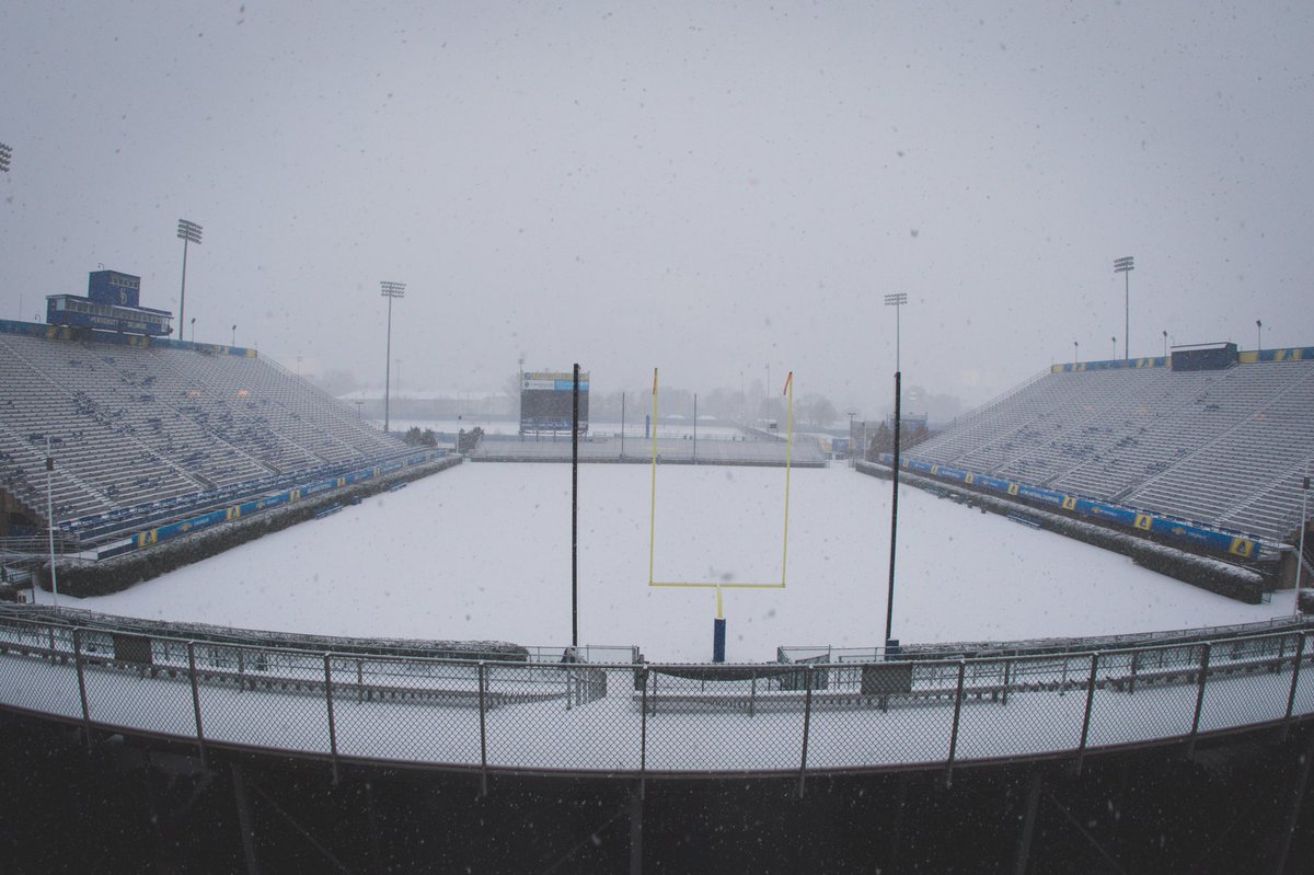 Delaware_FB's tweet photo. Well hello there ❄️❄️❄️

#BlueHens https://t.co/dMxBpcn5Vy