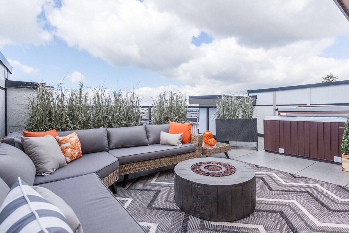 MortiseGroup's tweet image. The recent gloomy weather has us missing Rooftop Patio Weather. Pictured here is our project from last year, Quinn by Mortise!

#mortisegroup #thequinn #pastproject #livinglarge #southsurrey #realestate #comfyhome #soldout #construction #skyemarketing