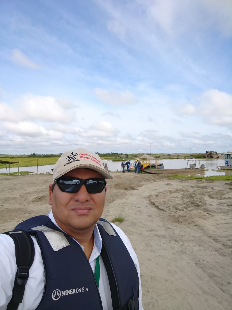 mlindeman09's tweet photo. Realizando acompañamiento en toma de evidencias de desempeño y producto de las normas de transporte fluvial 280604008 y 280604009 en puerto arenas de Mineros S. A. 14/11/2018."Tu experiencia vale el SENA la certifica"  @SBDIR_SENACFMA @CformaSenacfma https://t.co/XIGV3KtKsV