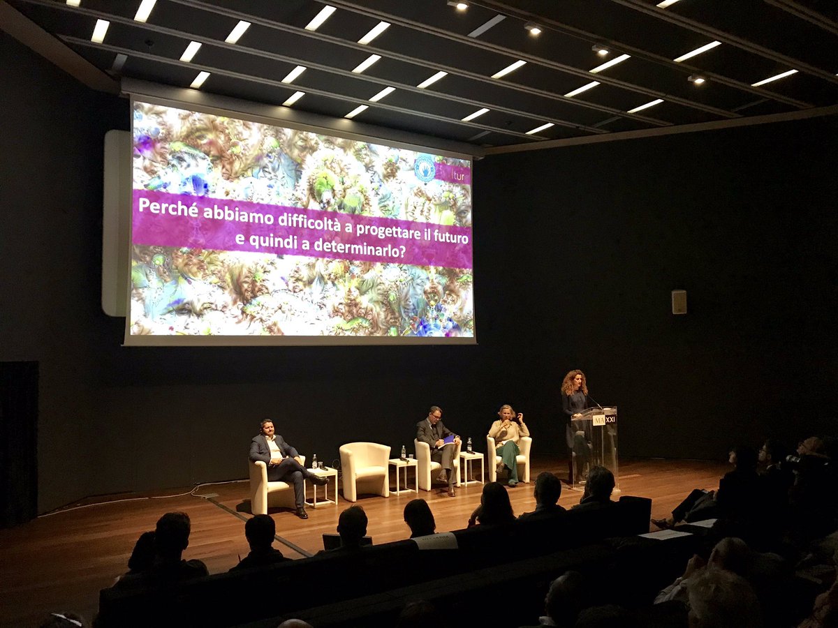 Museo_MAXXI's tweet image. “Quale progetto di costruzione della società si ritrova dietro l’era che stiamo vivendo? Siamo felicissimi di ospitare Luciano @Floridi e @BentivogliMarco per parlarne insieme a partire da #LowFormExhibit” @GioMelandri
Seguici in diretta streaming &amp;gt;&amp;gt;bit.ly/HumanDigitalTr…