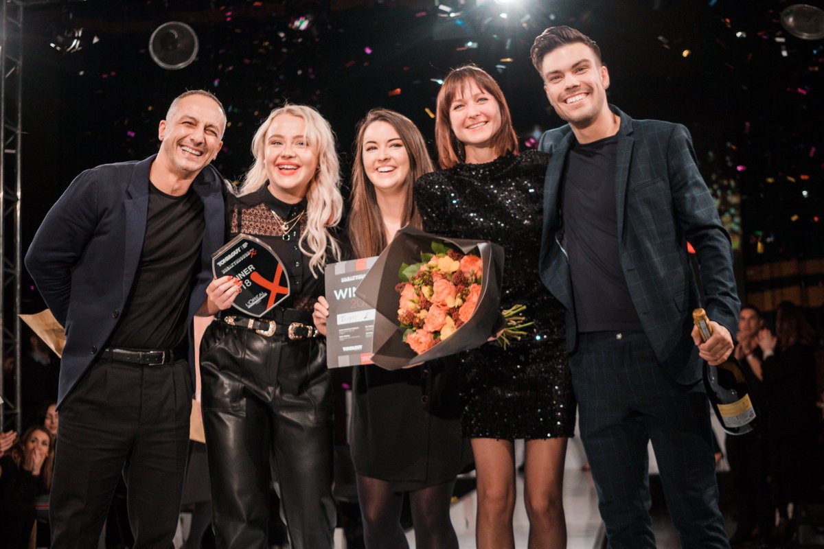 toniandguyworld's tweet photo. A huge well done to everyone who was a part of our 2017/18 @lorealprouk Breakthrough Team and congratulations to winning TEAM 2, here with Cos Sakkas! We can’t wait to see what they go on to do next… ✨#breakthroughteam #BTT18 #loreal #labelm #talent #nextgeneration https://t.co/OZQCJT3pD4