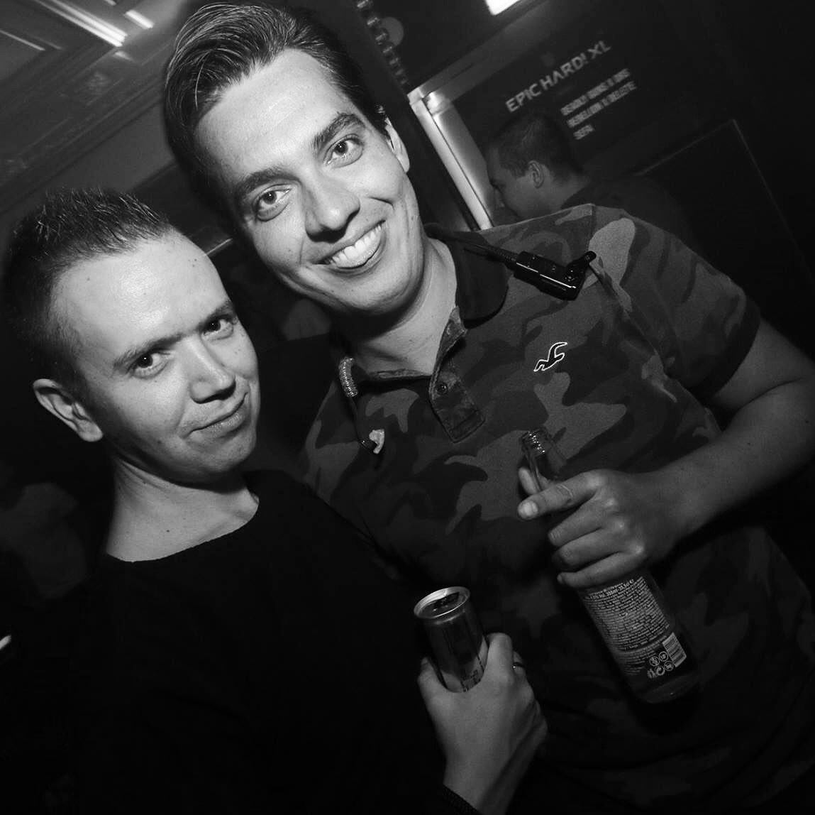 djorphannl's tweet photo. With Mr. Epic Hard himself 👊🏼 @YasharNebbeling #epichard #hardstyle #tbt https://t.co/zYrfjnpOfv