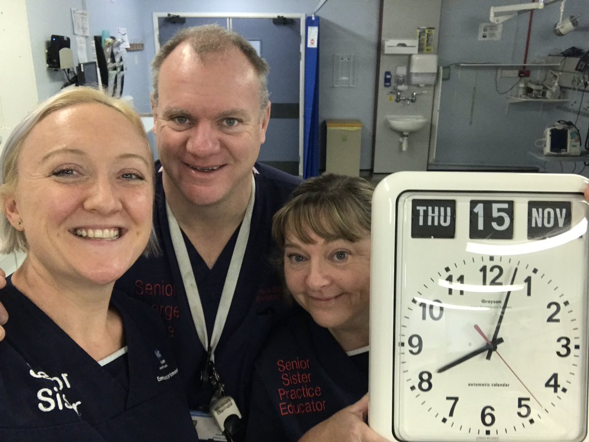 LauraTRuns's tweet photo. End of an era today! Original resus has shut it's doors for the last time and we have opened the door on our new resus! @boltonnhsft  ED continuing to provide excellent care to our resus room patients, now in an equally excellent brand spanking new resus room! https://t.co/YThnKIS0PT