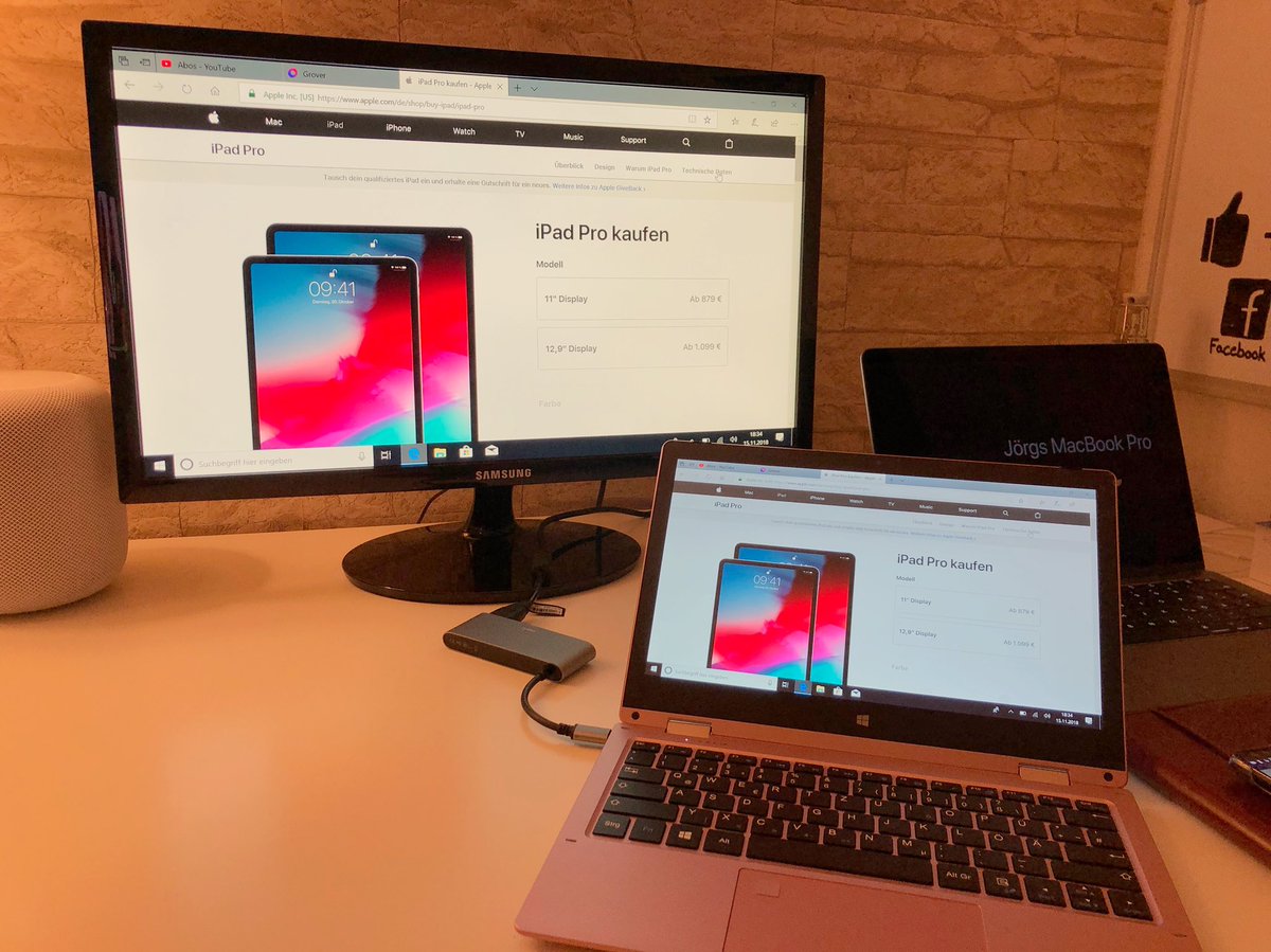 iVorti2107's tweet photo. #Werbung da #markennennung
#apple #macbook #samsung #monitor #htc #homepod #trekstor #yourbook #2in1 #desk #setup #thursday #windows #moshi https://t.co/4Ii2qHmNbL