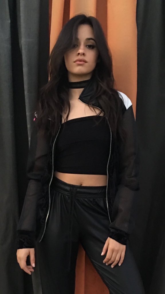 archivekarla's tweet photo. this looked so good on her https://t.co/XwzC30wzRa
