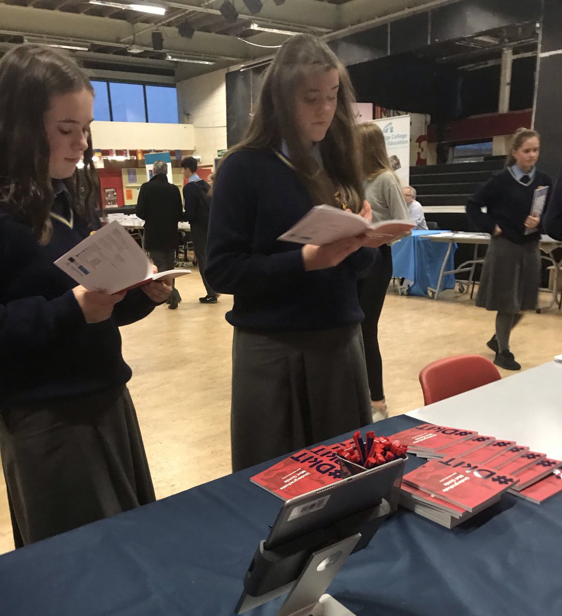 ThinkDkIT's tweet photo. Great interest in @DkIT_ie courses including Engineering, Science, Media, Music and Event Management at Portmarnock Community School Careers event this afternoon/evening https://t.co/WJ2wvZ0XgO