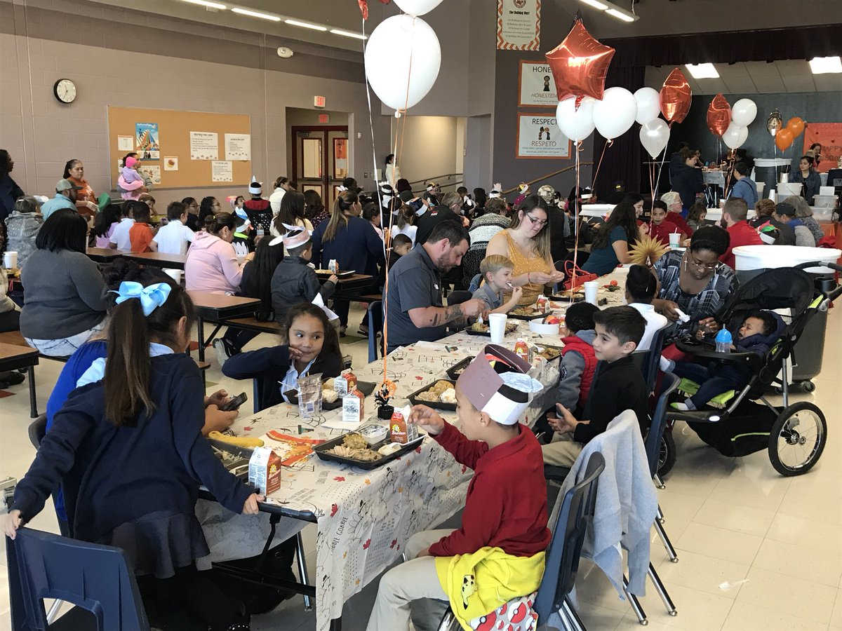 BMESBulldogs's tweet photo. We’re getting festive at BME today for our annual Thanksgiving lunch! It’s so great to meet students’ families!

#BMEBulldogs #DestinationManor https://t.co/IrUxZ8Cqi7