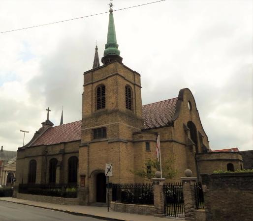 CONGRATULATIONS to one of our former #CastleBromwich ringers, Mathew Williams, who rang 5056 Cambridge Surprise Major with the Ypres Bell Ringers Guild on Sunday 11 November 2018 at St George's Ypres - bb.ringingworld.co.uk/view.php?id=12… #bellringing