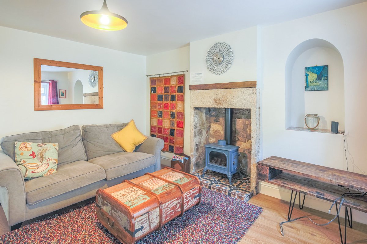 BelperProperty's tweet photo. WOW! Don't miss this rare opportunity to let a stunning two bed stone cottage in the heart of Wirksworth. Available now! £550pcm. Call to secure your viewing 01773 828555 #LeadersBelper #QualityProperty https://t.co/eJu55aZTz0