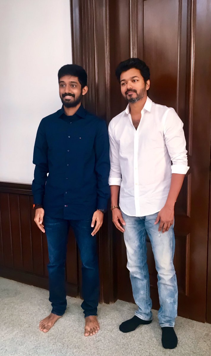 Thalapathis63's tweet photo. Clickz of #ThalapathyVijay #Thalapathy63PressRelease #Thalapathy63 #Vijay63 #deepavali2019 Stay Tuned @Thalapathis63 https://t.co/d3cHDWTToJ