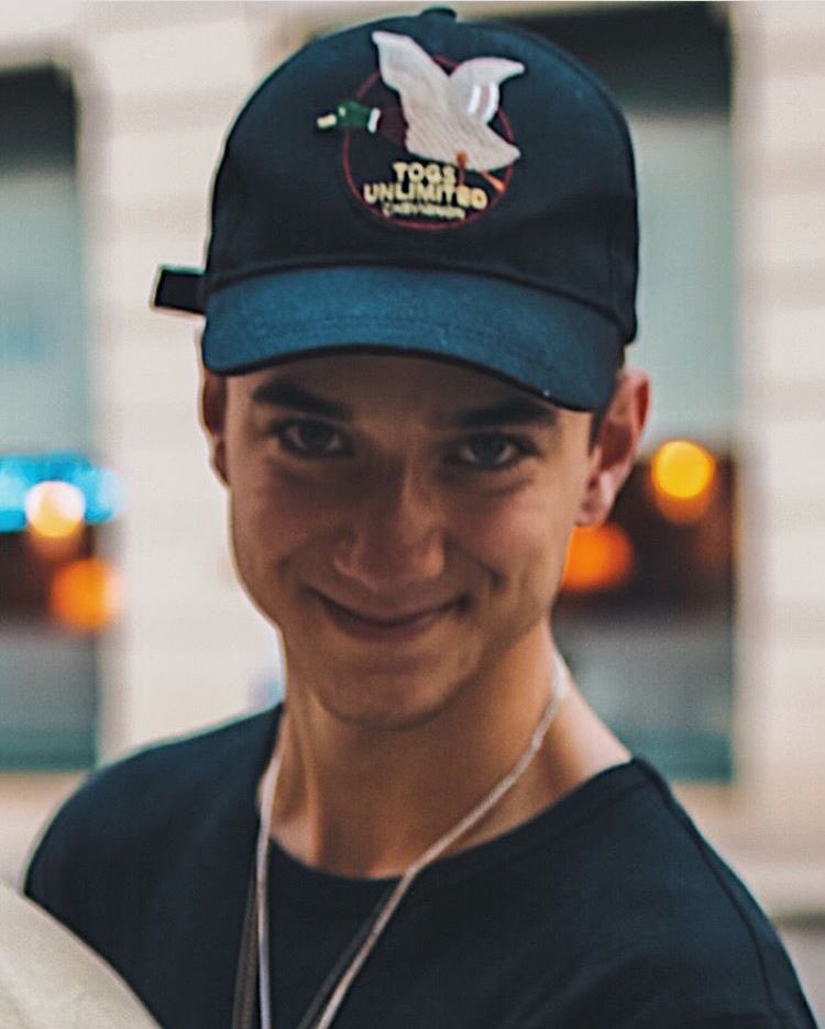 limelightdjs's tweet photo. I’ll unpin this when @SeaveyDaniel follows me💙 https://t.co/egh9PuDVhA