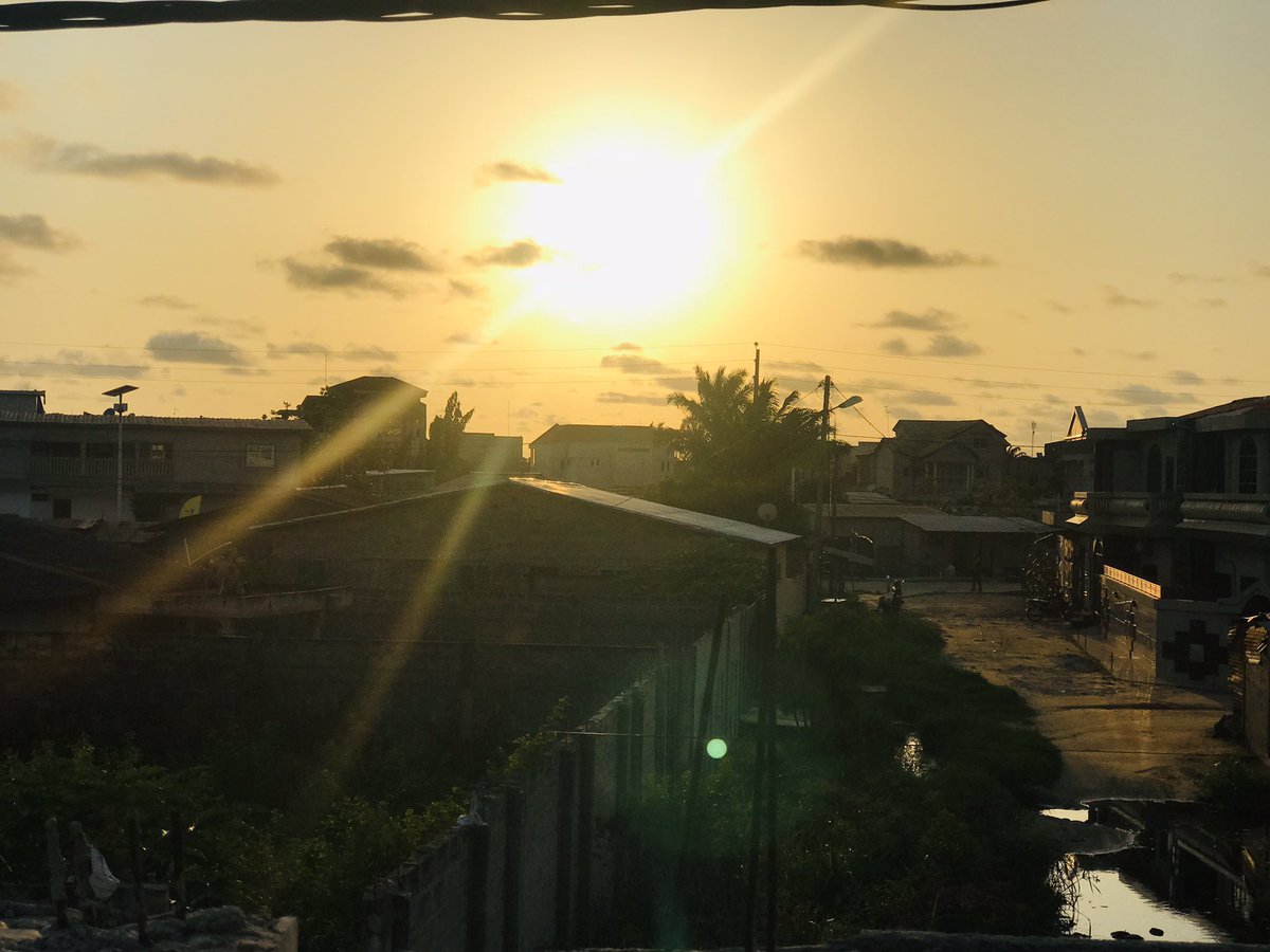 antikat2's tweet photo. Couché du soleil.. tellement beau https://t.co/BktJTwgn51