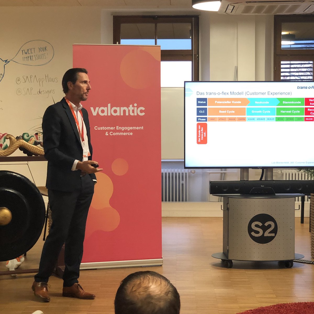 reschch's tweet photo. #CustomerExperience #valantic #valanticpower #customerinsights #transoflex #sapapphaus https://t.co/oaNh0og4hY