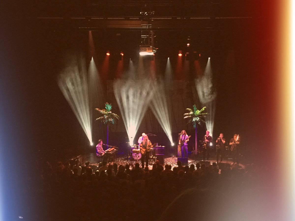 Grazissima's tweet photo. last nightโs gig @WestEndCoast #younggunsilverfox @LantarenVenster was amazing #thankyou for saving my fave piece for the last #longwayback and Tnx Andy for writing in my music diary #grazissima #thankful #happy https://t.co/zBBFIGeif7