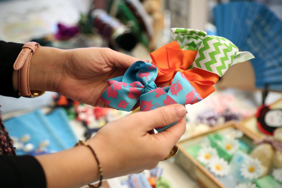 IndraCompany's tweet photo. Un año más, organizamos un mercadillo solidario para colaborar con varias #ONG´s y financiar proyectos que ayuden a colectivos desfavorecidos y cuidado del medio ambiente. ¡Muchas gracias a todos los #voluntarios y a los que habéis comprado algo estos días! #RSC #SomosIndra https://t.co/BcZf9QN0qQ