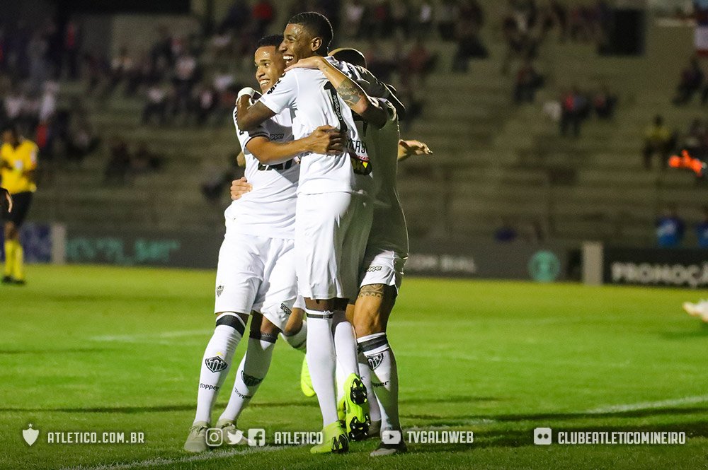 Atletico's tweet photo. .@LevirCulpi destaca importância da vitória no Paraná: https://t.co/Yy7QLRaknz 

Vamos, #Galo! #PRCxCAM #AMassaJogaJunto #TimeDeTodos 🏴🏳 https://t.co/GWmDDPASvg