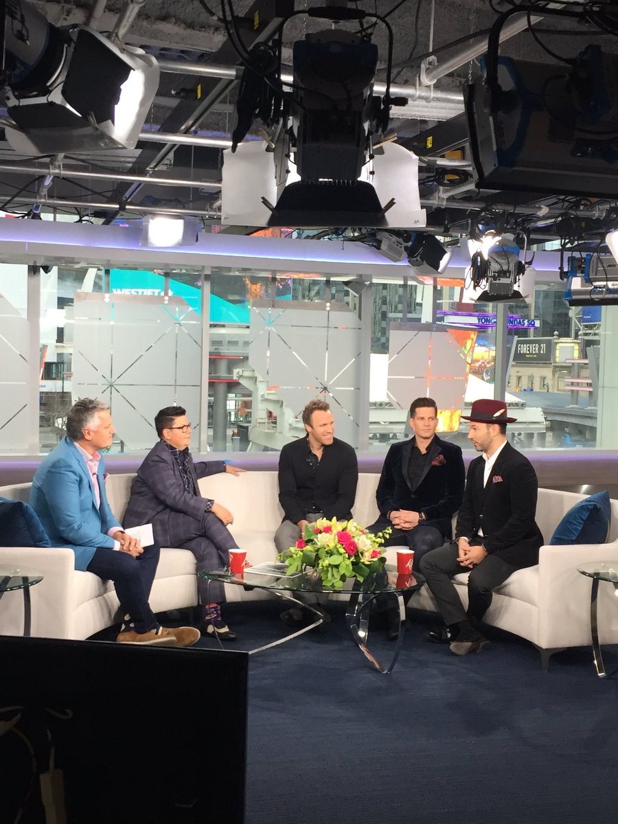 TenorsMusic's tweet photo. Thank you @BTtoronto for kicking our morning off and the @TimHortons for fuel!
Pleasure meeting the lovely and talented @The_Auctionista and @rogerfpetersen!
We wish @DinaPugliese a speedy recovery!
See you all at the @TOSantaParade Nov. 18th🎅🏻
#TOSanta ❄️🎄❤️ https://t.co/RM91ayNn1f