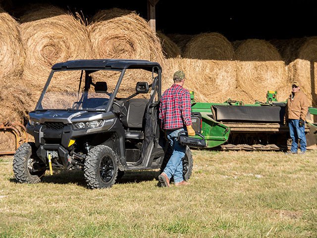 JorgePandini's tweet photo. Modernizate!!! Más eficiencia en el trabajo de tu campo con el #Can-Am #Defender, el vehículo ágil y versátil para todo terreno y muchas tareas. Mirá todo lo que puede hacer en este video  https://t.co/Wz3mhtZV9t https://t.co/jmG4GUrcuY