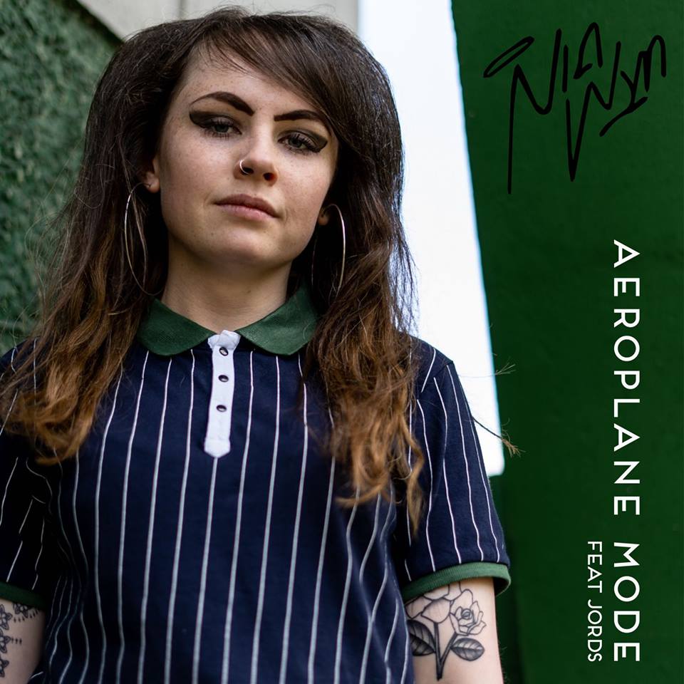 Amazing Radio (@amazingradio) on Twitter photo Closing out <a href="/chrismurray00/">Chris Murray</a>'s <a href="/thegreatescape/">The Great Escape</a> #FirstFifty preview with a first spin of <a href="/niawynmusic/">Nia Wyn</a>, "Aeroplane Mode" next.
She plays <a href="/zigfridhoxton/">Zigfrid v Underbelly</a> on Thursday 29th November!
Listen: amazingradio.com/chrismurray Closing out <a href="/chrismurray00/">Chris Murray</a>'s <a href="/thegreatescape/">The Great Escape</a> #FirstFifty preview with a first spin of <a href="/niawynmusic/">Nia Wyn</a>, "Aeroplane Mode" next.
She plays <a href="/zigfridhoxton/">Zigfrid v Underbelly</a> on Thursday 29th November!
Listen: amazingradio.com/chrismurray