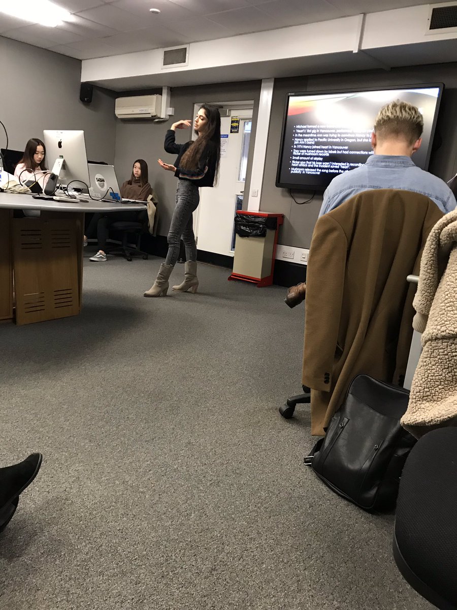 NancyWilsonFans's tweet photo. Meanwhile in a seminar room somewhere in the UK. It ended up being a lecture instead of a presentation but what’s better than talking about heart for 30 minutes straight? 😁 @NancyWilson https://t.co/Ju0CntIcms