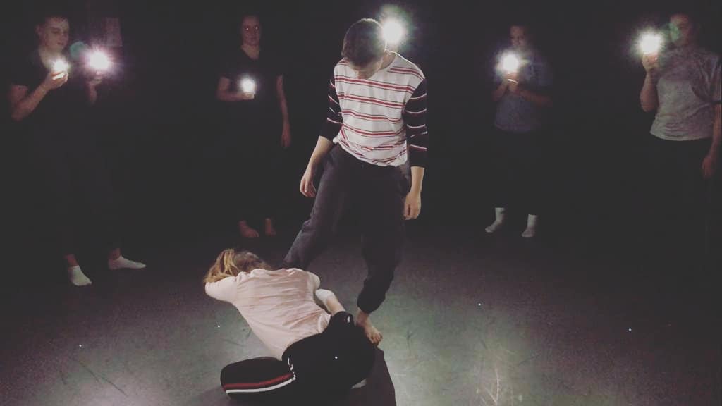 UoL_Dance's tweet photo. Level 1 producing some lovely duets and trios, in a task exploring proximity and care. Staging intimacy with improvised stage lighting. #alwaysperforming #dancedegree #dancers #shineyourlight https://t.co/PfVgca3K73