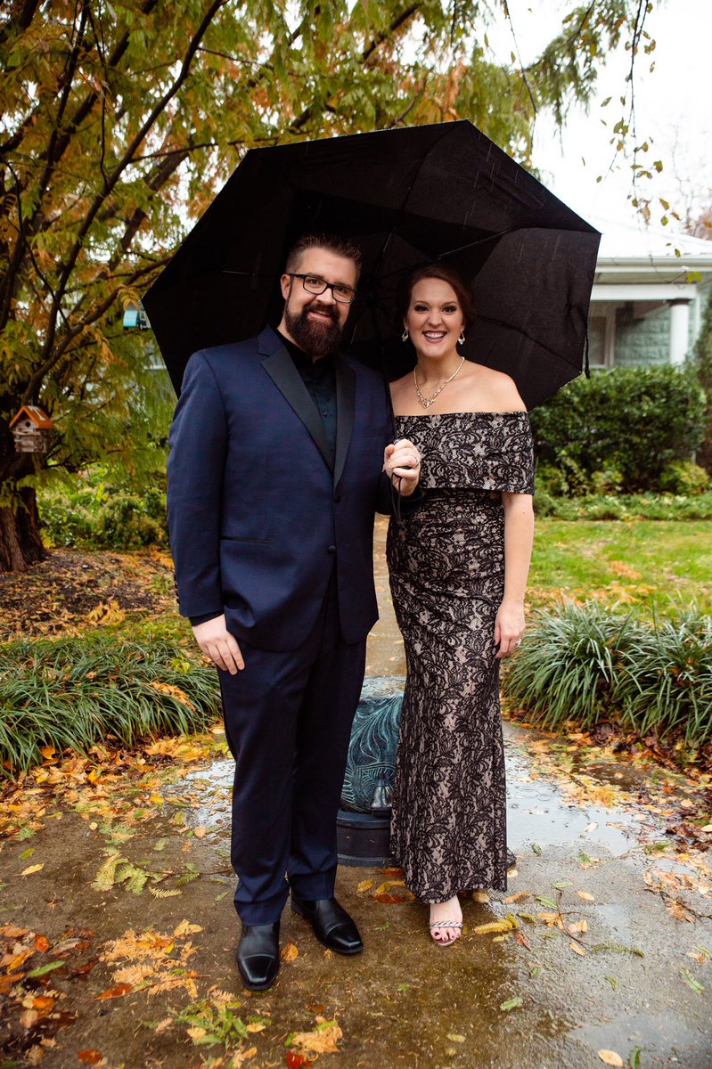 RobLundquist's tweet photo. We had so much fun at the @CountryMusic Awards last night! I love getting all snazzy with my wife and attending this show. Hoping to make it a tradition! #GreatDateNight #CMAAwards #4thRow #OurFaveKaceyWonAlbumOfTheYear https://t.co/ezEYSuGGYy