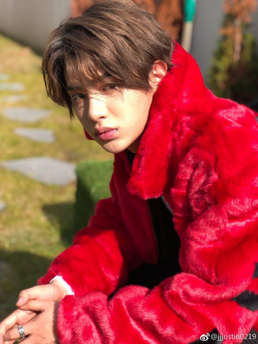 JustinaeHuang's tweet photo. This photo defines what is beauty

#Justin #JustinHardRoad #justinhuang #huangminghao #NinePercent #NEX7 https://t.co/sLh7Al9pf3