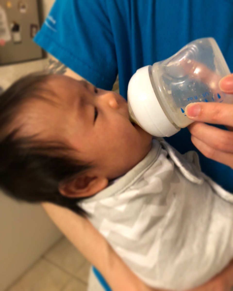 ParentLifeNet's tweet photo. Darling AVA is trying out the Philips Avent Natural Baby Bottle! Mom likes that this bottle is easy to put together and a breeze to clean :). Enter the code AVA for 5 extra entries. #CLB9 #BabyoftheDay #philipsaventbabyoftheday @PhilipsPR https://t.co/JcRgQEGxBP