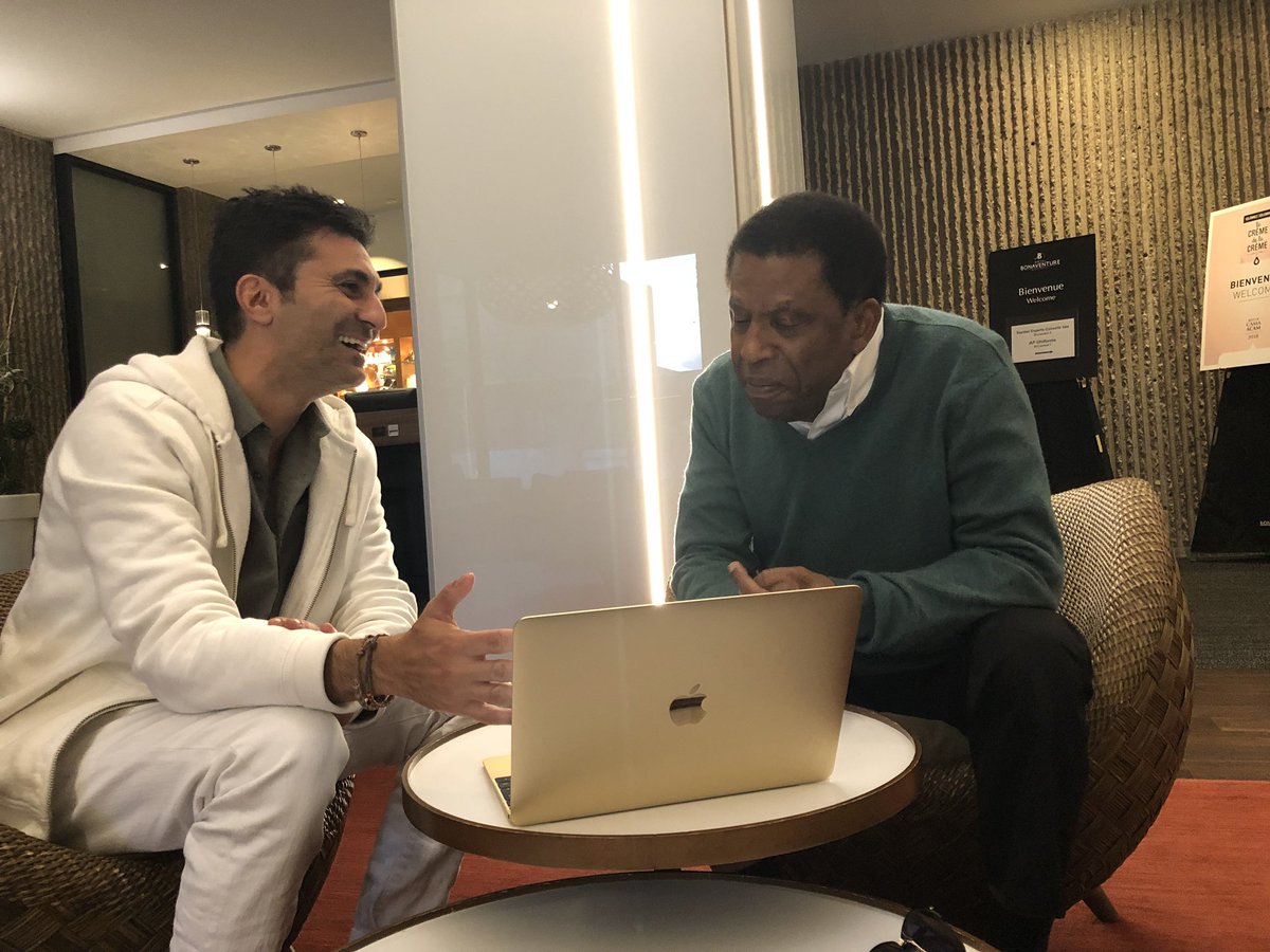 EmmanuelKherad's tweet photo. On prépare La Librairie Francophone depuis @salonlivremtl au #Canada avec Dany Laferrière co-présentateur. Animation à 2 pour la 1ère fois dans l’histoire de #LLF Enregistrement à 16h30 place Bonaventure @iciradiocanada @icircpremiere @Les_MFP @EditionsGrasset @EditionsBoreal https://t.co/LJJH4jVwsG