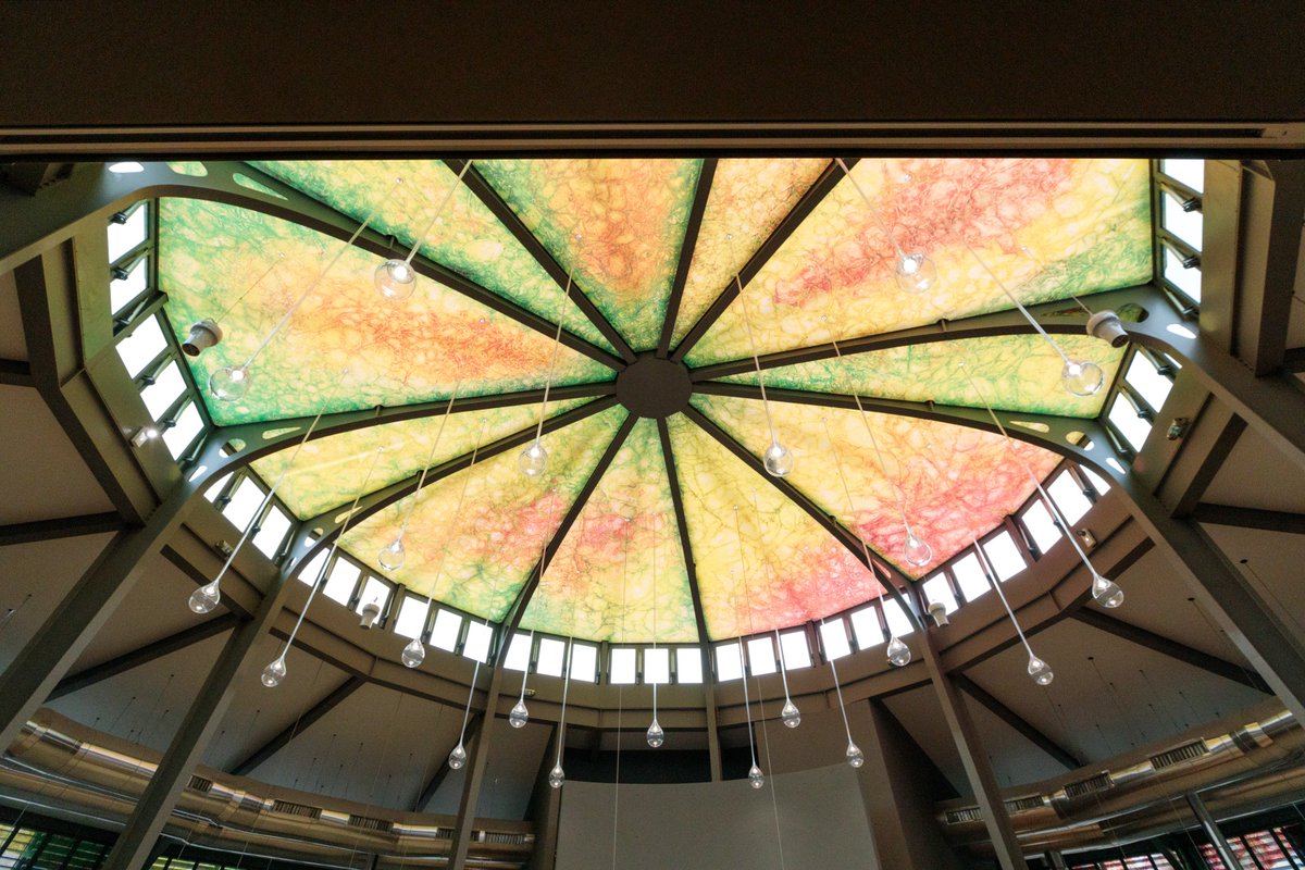 montpellier_'s tweet photo. 🍈🥕🧀Le chantier des Halles Laissac touche à sa fin: ouverture le 1/12 ! La Halle prend une allure colorée grâce à l'oeuvre réalisée par Mona Kim, étudiante coréenne lauréate du concours des Beaux-Arts, déclinaison du melon rappelant le Midi de la France.
https://t.co/OMiW6hxpGl https://t.co/bofoAeUe5T