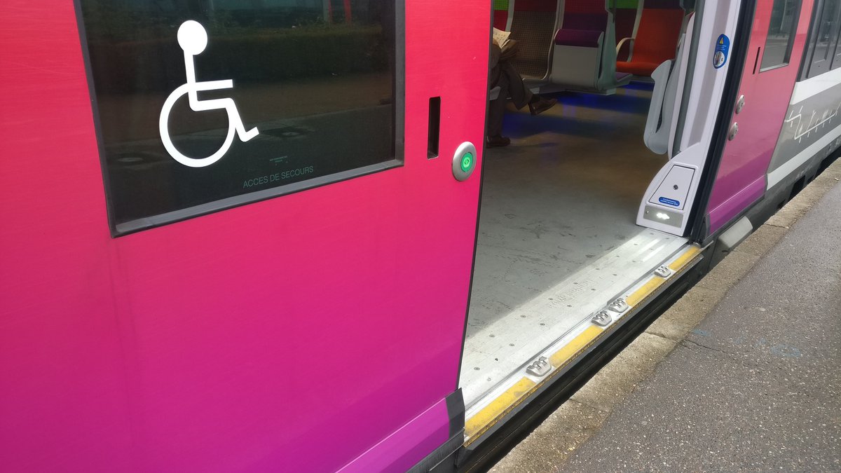 MikScarlet's tweet photo. Er? In the UK we're told an internal automatic ramp for trains isn't possible, yet here in Paris here they are. 
This station is about to have it's platform lowered to allow the ramp to deploy too.
Proof commitment leads to action. Proves it can be done too. https://t.co/bBANFKXKcv