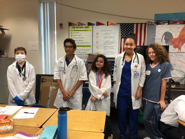 BrilliantCFES's tweet photo. Clearwater Fundamental Middle School had a terrific Science Career Fair where Scholars had a great time learning more about various #STEM #brilliantpathways! https://t.co/nv3Wu1htsq
