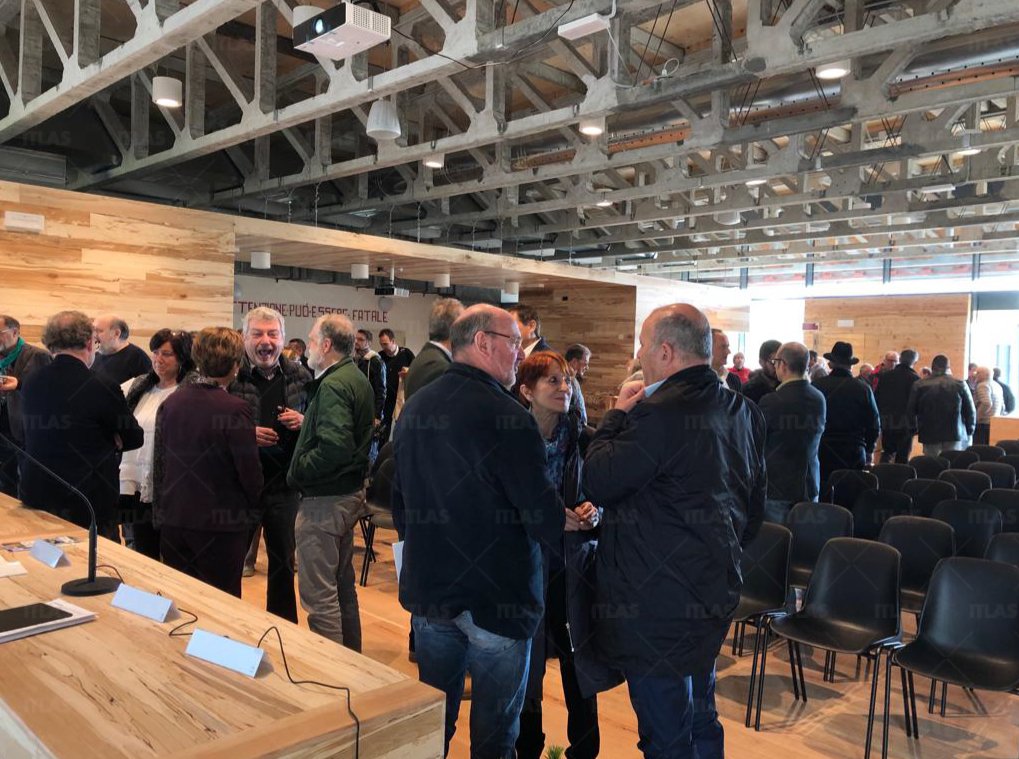 Venerdì 9 novembre, in Pian Cansiglio alla presenza del Vicepresidente della regione Veneto, Gianluca Forcolin, del direttore di Veneto Agricoltura Alberto Negro e dei Sindaci della zona, è stato inaugurato Hangar Cansiglio.