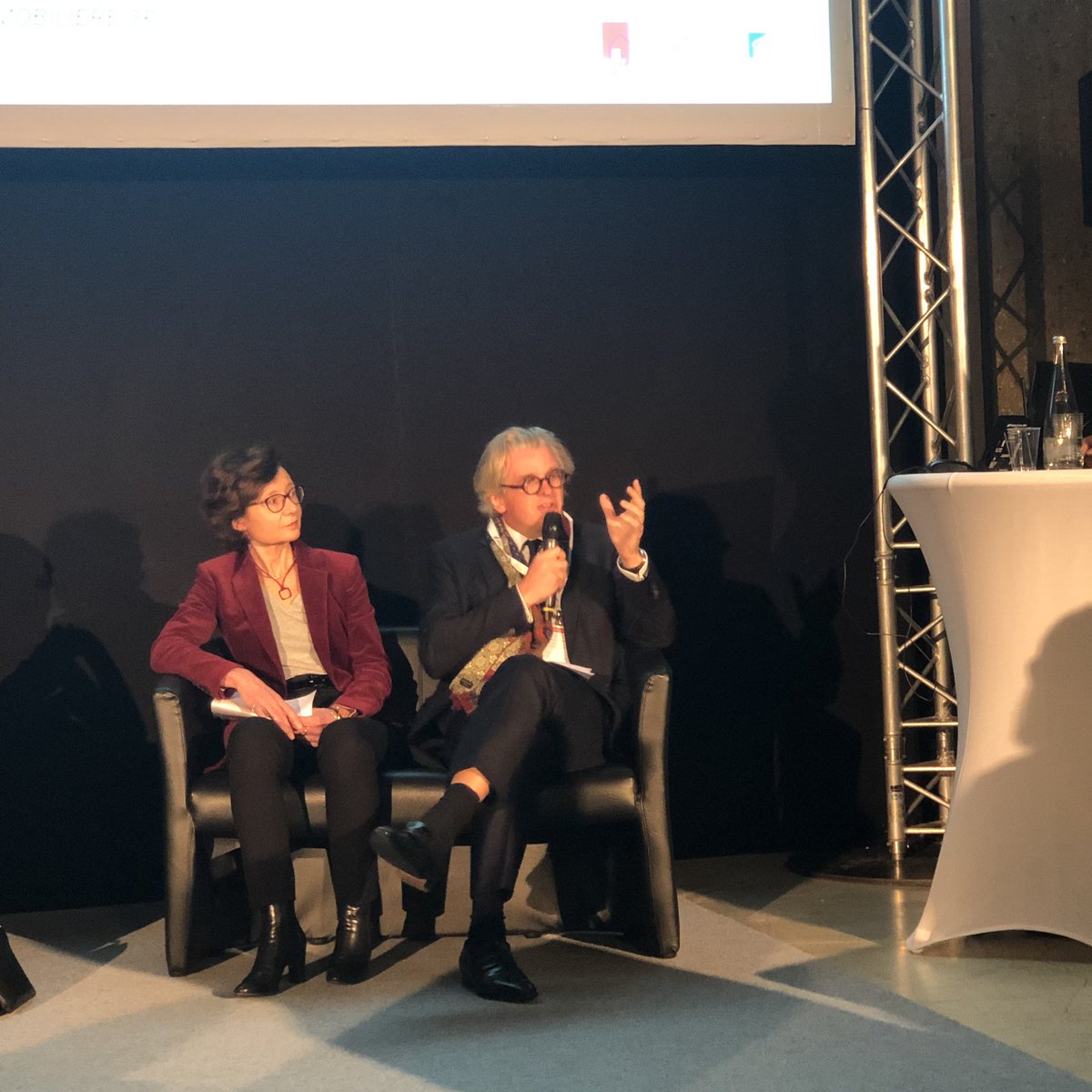Bouygues_Immo's tweet photo. [#ADS2018] 🗣 « Pour s’adapter aux nouveaux usages, nous sommes passés d’une offre à une expérience client au service du mieux vivre, notamment par les nouvelles technologies » @LtiTirot #Flexom #EntreVoisins https://t.co/8yYPR38INc