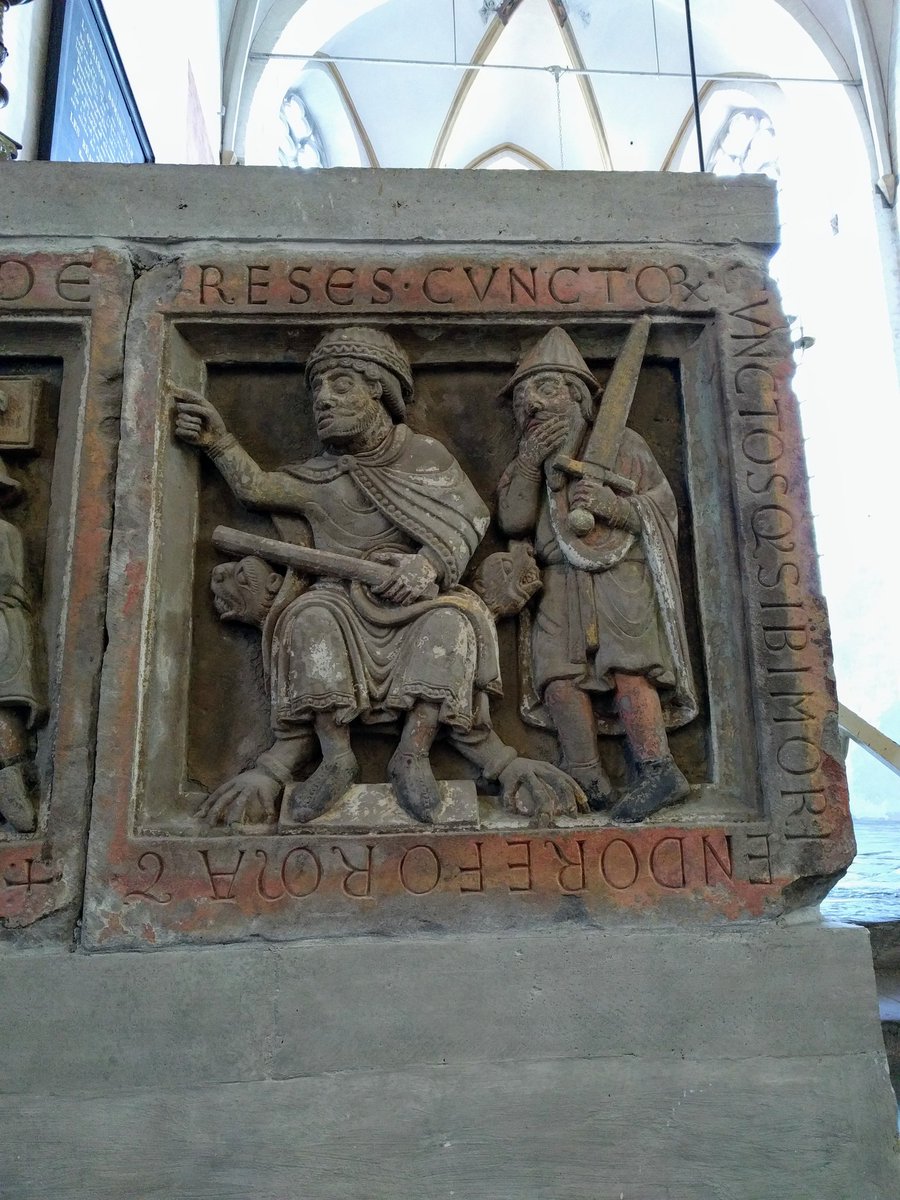 ChristelTh's tweet image. Excellent chair! #ards2018 #church of St. Peter, Utrecht